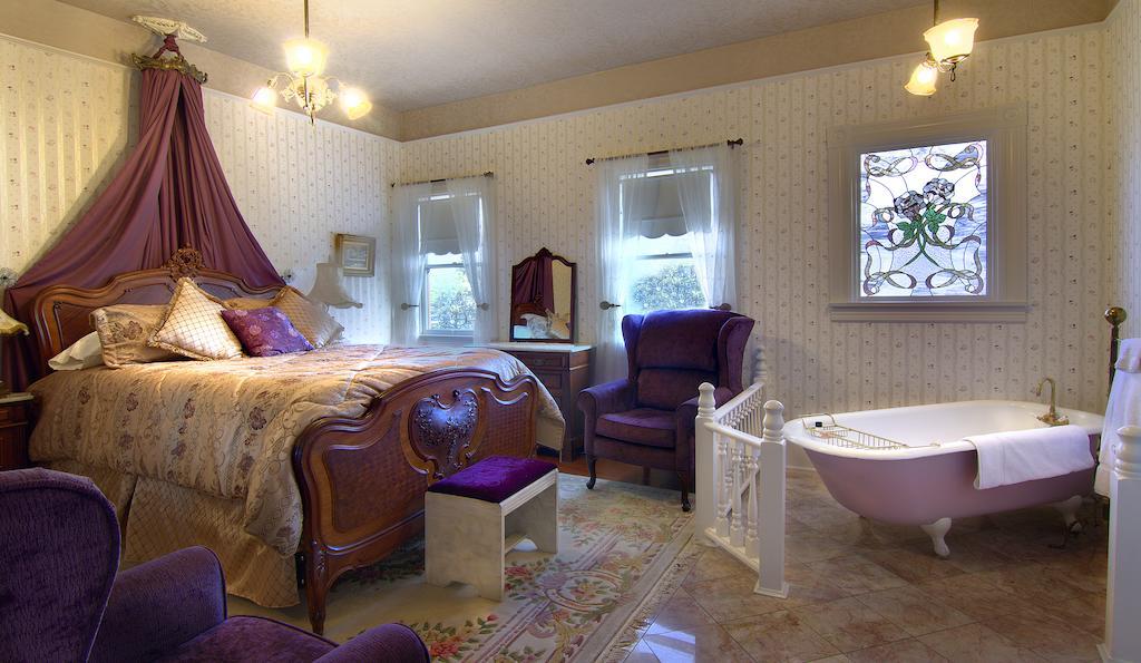 Gingerbread Mansion Bed & Breakfast Ferndale Rom bilde